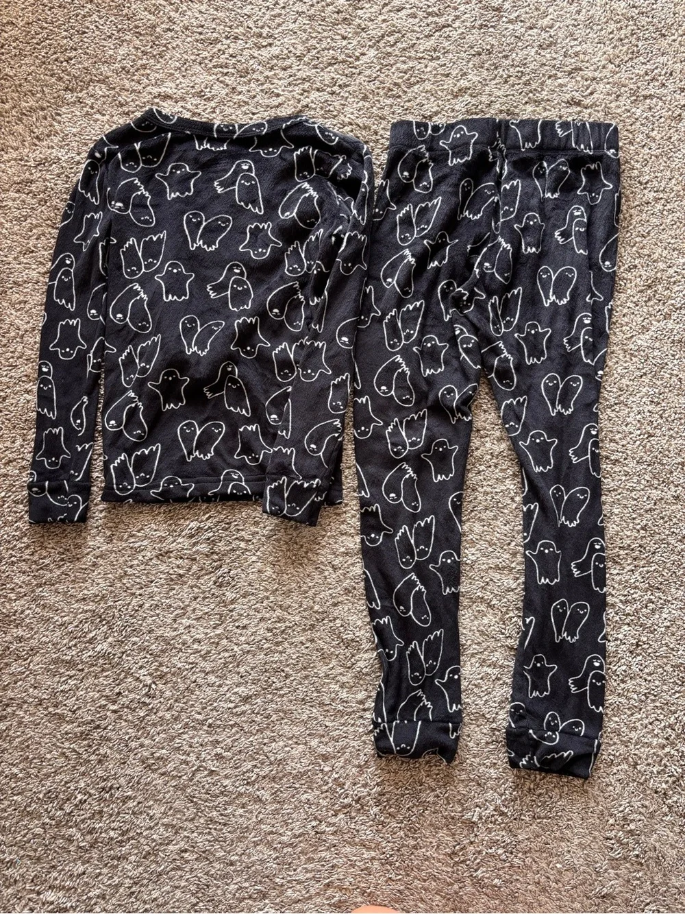 Cat & Jack pajamas fleecey ghosts 2 piece set kids size 6